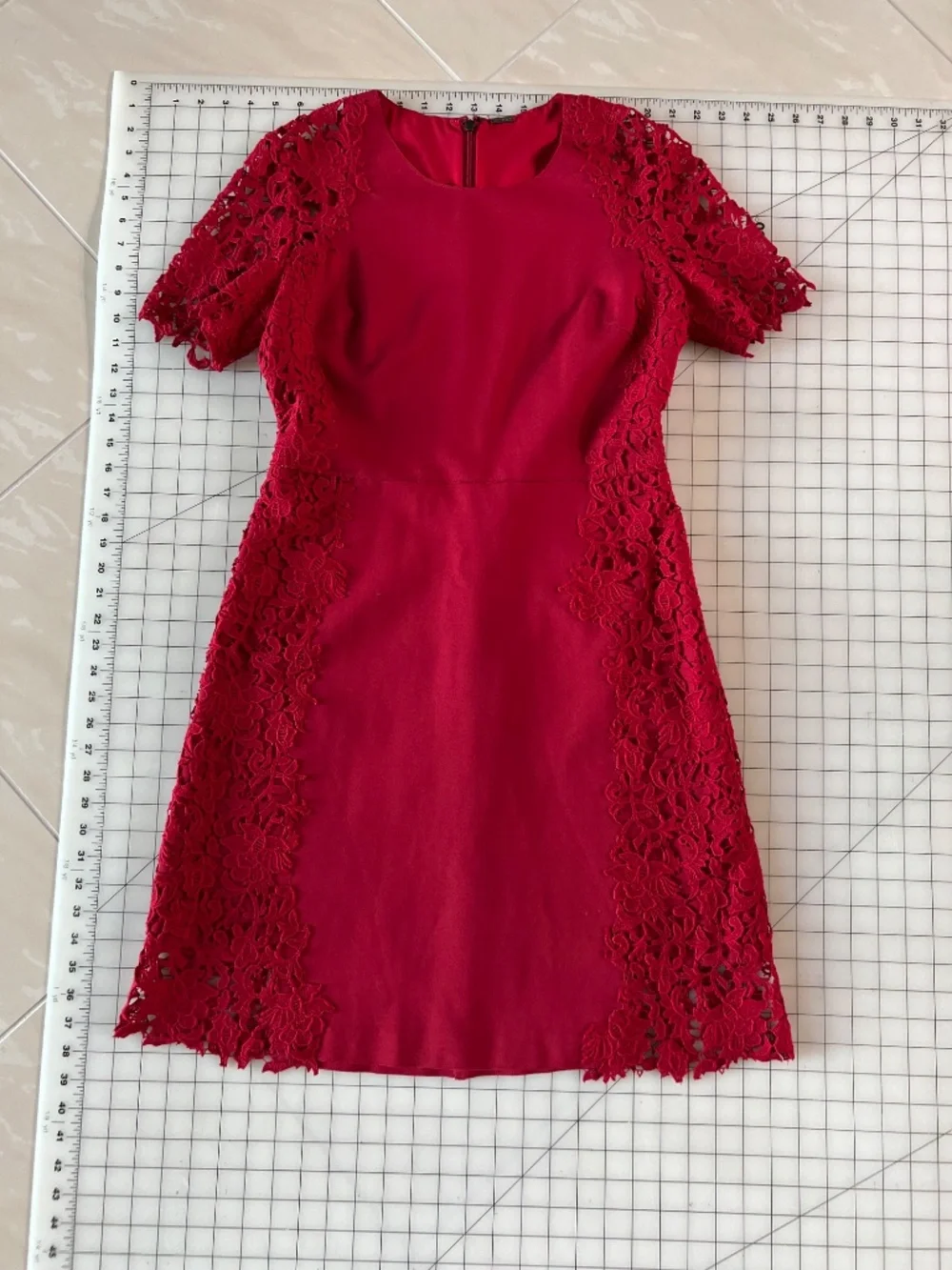 Lot of 4 Women's Midi Dresses Size M & 8 Tahari Elie Tahari Betsey Johnson - Picture 7 of 14